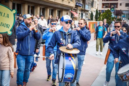 Momentos del multitudinario y emotivo homenaje durante el Día del Gaitero en la capital.