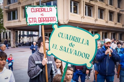 Momentos del multitudinario y emotivo homenaje durante el Día del Gaitero en la capital.