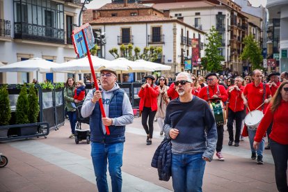 Momentos del multitudinario y emotivo homenaje durante el Día del Gaitero en la capital.