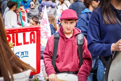 Momentos del multitudinario y emotivo homenaje durante el Día del Gaitero en la capital.