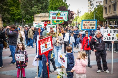 Momentos del multitudinario y emotivo homenaje durante el Día del Gaitero en la capital.