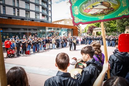 Momentos del multitudinario y emotivo homenaje durante el Día del Gaitero en la capital.