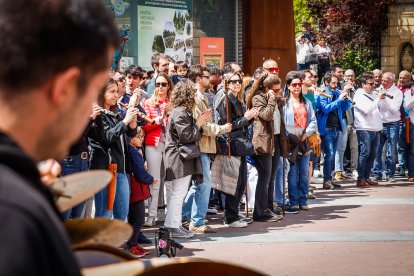 Momentos del multitudinario y emotivo homenaje durante el Día del Gaitero en la capital.