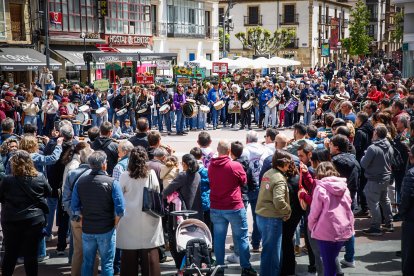 Momentos del multitudinario y emotivo homenaje durante el Día del Gaitero en la capital.