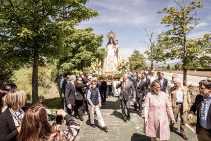 Devoción ante la patrona de Ólvega, la Virgen de Olmacedo