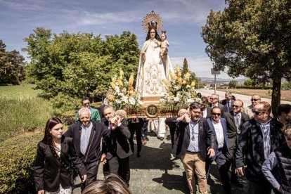 Devoción ante la patrona de Ólvega, la Virgen de Olmacedo