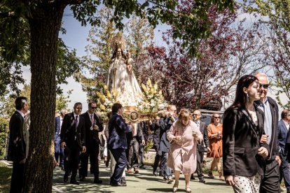 Devoción ante la patrona de Ólvega, la Virgen de Olmacedo