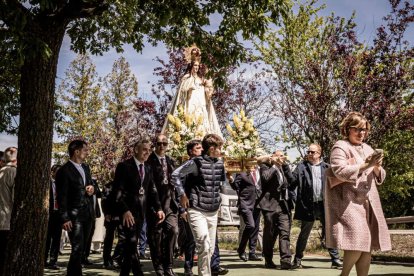 Devoción ante la patrona de Ólvega, la Virgen de Olmacedo