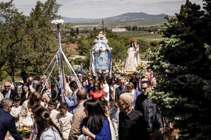 Devoción ante la patrona de Ólvega, la Virgen de Olmacedo
