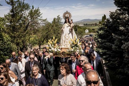 Devoción ante la patrona de Ólvega, la Virgen de Olmacedo