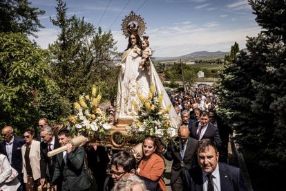 Devoción ante la patrona de Ólvega, la Virgen de Olmacedo