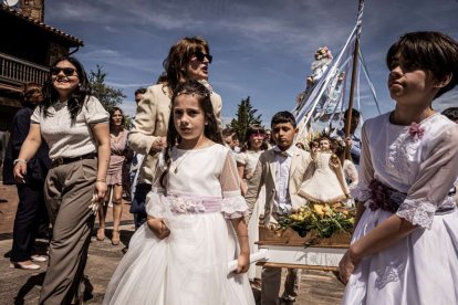 Devoción ante la patrona de Ólvega, la Virgen de Olmacedo