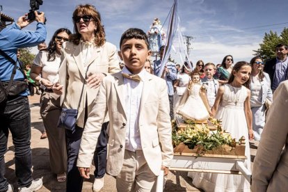 Devoción ante la patrona de Ólvega, la Virgen de Olmacedo