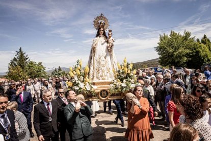 Devoción ante la patrona de Ólvega, la Virgen de Olmacedo