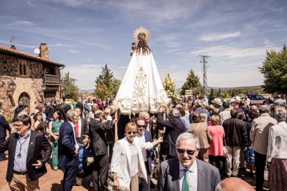 Devoción ante la patrona de Ólvega, la Virgen de Olmacedo