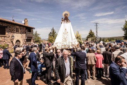 Devoción ante la patrona de Ólvega, la Virgen de Olmacedo