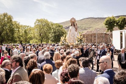 Devoción ante la patrona de Ólvega, la Virgen de Olmacedo