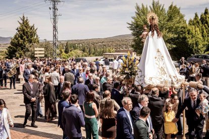 Devoción ante la patrona de Ólvega, la Virgen de Olmacedo