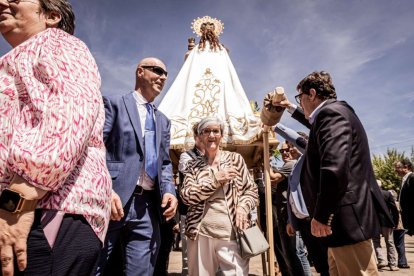 Devoción ante la patrona de Ólvega, la Virgen de Olmacedo