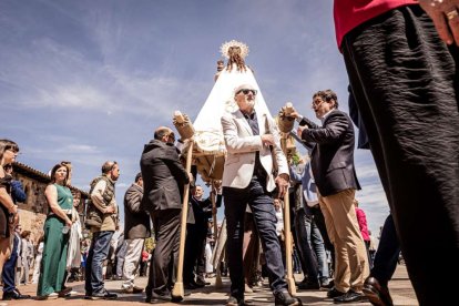 Devoción ante la patrona de Ólvega, la Virgen de Olmacedo