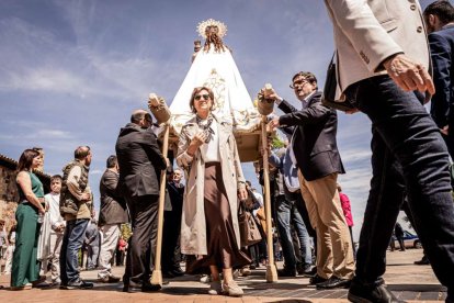 Devoción ante la patrona de Ólvega, la Virgen de Olmacedo