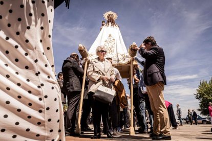 Devoción ante la patrona de Ólvega, la Virgen de Olmacedo