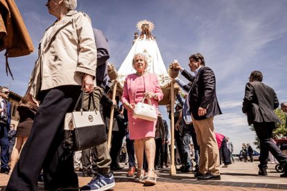 Devoción ante la patrona de Ólvega, la Virgen de Olmacedo
