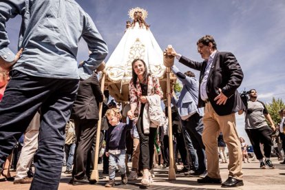 Devoción ante la patrona de Ólvega, la Virgen de Olmacedo