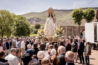 Devoción ante la patrona de Ólvega, la Virgen de Olmacedo