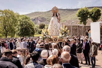 Devoción ante la patrona de Ólvega, la Virgen de Olmacedo