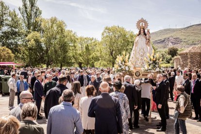 Devoción ante la patrona de Ólvega, la Virgen de Olmacedo