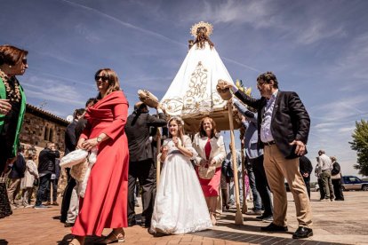 Devoción ante la patrona de Ólvega, la Virgen de Olmacedo