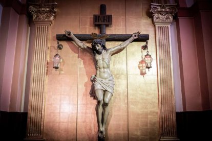 El padre Eduardo Sanz dejó huella en Soria y la iglesia del Carmen se quedó pequeña en su despedida