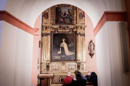 El padre Eduardo Sanz dejó huella en Soria y la iglesia del Carmen se quedó pequeña en su despedida