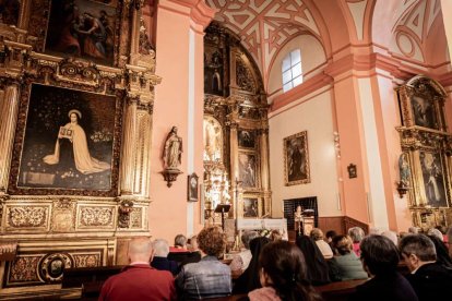 El padre Eduardo Sanz dejó huella en Soria y la iglesia del Carmen se quedó pequeña en su despedida