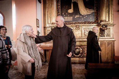 El padre Eduardo Sanz dejó huella en Soria y la iglesia del Carmen se quedó pequeña en su despedida