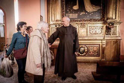 El padre Eduardo Sanz dejó huella en Soria y la iglesia del Carmen se quedó pequeña en su despedida