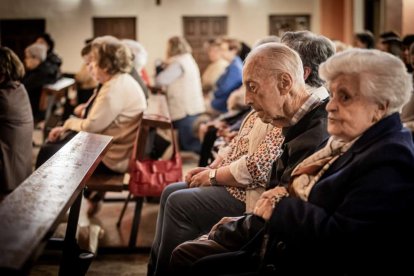 El padre Eduardo Sanz dejó huella en Soria y la iglesia del Carmen se quedó pequeña en su despedida