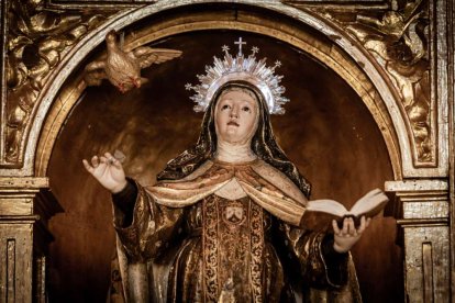 El padre Eduardo Sanz dejó huella en Soria y la iglesia del Carmen se quedó pequeña en su despedida