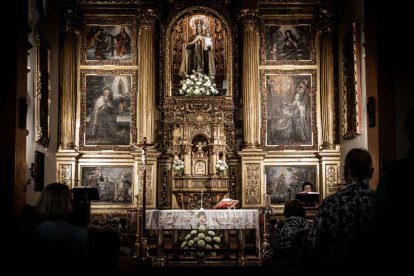 El padre Eduardo Sanz dejó huella en Soria y la iglesia del Carmen se quedó pequeña en su despedida