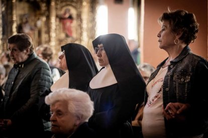 El padre Eduardo Sanz dejó huella en Soria y la iglesia del Carmen se quedó pequeña en su despedida