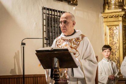 El padre Eduardo Sanz dejó huella en Soria y la iglesia del Carmen se quedó pequeña en su despedida