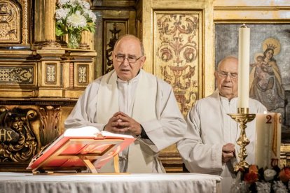 El padre Eduardo Sanz dejó huella en Soria y la iglesia del Carmen se quedó pequeña en su despedida