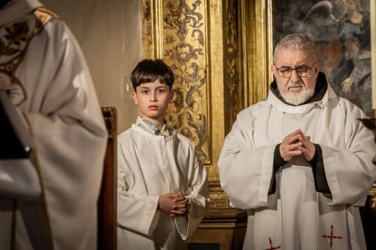 El padre Eduardo Sanz dejó huella en Soria y la iglesia del Carmen se quedó pequeña en su despedida