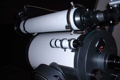 «El Coyote», el telescopio principal del observatorio, permite contemplar objetos de cielo profundo como galaxias y nebulosas