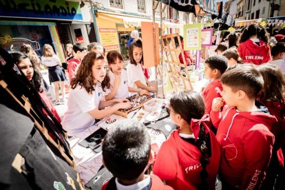 El mercado de 'Emprender en mi Escuela' busca fomentar la iniciativa empresarial desde las aulas