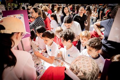 El mercado de 'Emprender en mi Escuela' busca fomentar la iniciativa empresarial desde las aulas