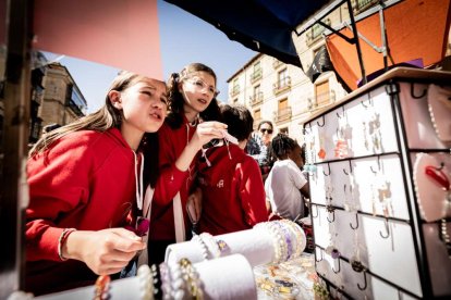 El mercado de 'Emprender en mi Escuela' busca fomentar la iniciativa empresarial desde las aulas