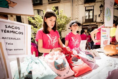 El mercado de 'Emprender en mi Escuela' busca fomentar la iniciativa empresarial desde las aulas