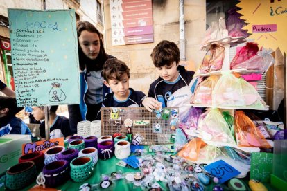 El mercado de 'Emprender en mi Escuela' busca fomentar la iniciativa empresarial desde las aulas